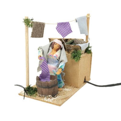 Pastore per Presepe in Movimento 17x17 cm Donna che Stende i Panni